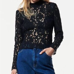 🖤Zara black lace top with shoulder pads